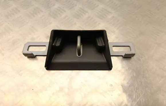 Volvo XC40 Rear door lock loop/hook striker 31484517