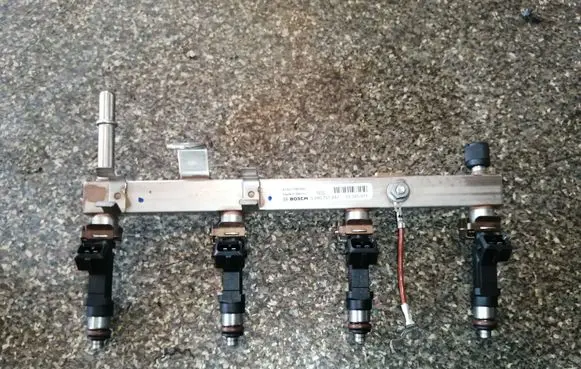 Buick Encore I Fuel injectors set 0280151247 55565971 0280158205