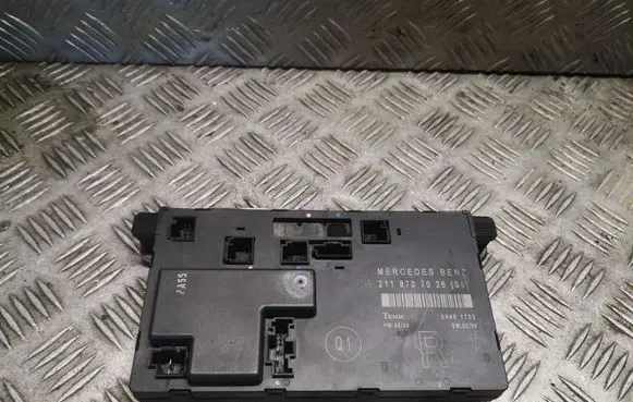 Mercedes-Benz E W211 Door control unit/module 2118707026 A2118707026