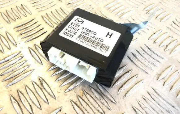 Mazda CX-7 Light module LCM E22767890C K0216 10D152545752