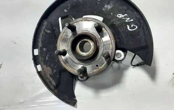 Front wheel hub
