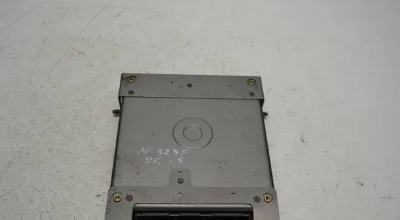 Mazda 323 Engine control unit/module Z50918881B E2T81671M