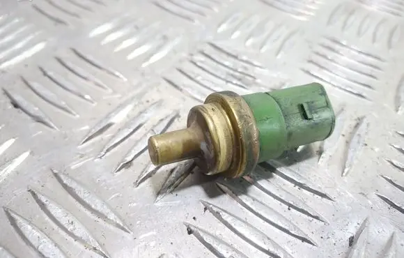 Volkswagen Golf IV Coolant temperature sensor 