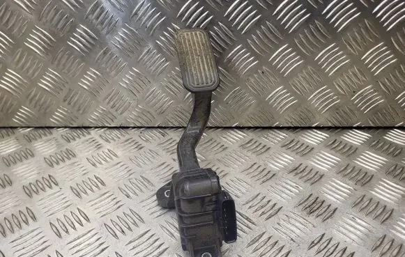 Toyota Prius (NHW20) Accelerator throttle pedal 7812047050