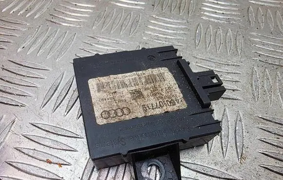 Audi A8 S8 D3 4E Alarm control unit/module 4E0907719