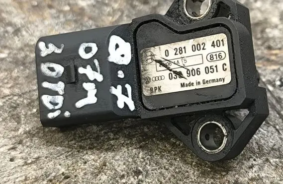 Audi Q7 4L Air pressure sensor 0281002401