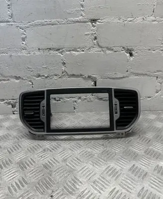 KIA Sportage Dash center air vent grill 84740F14200