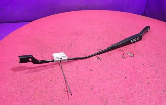 Seat Ibiza IV (6J,6P) Front wiper blade arm 6J1955410