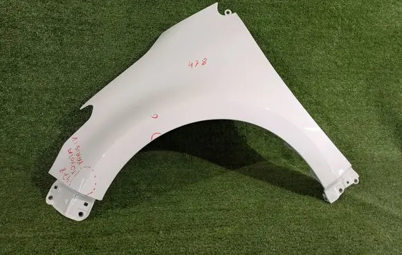 Toyota Yaris XP210 Fender 