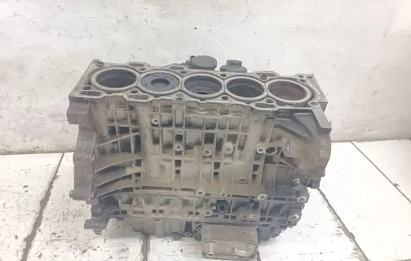 Volvo V70 Engine block D5244T5