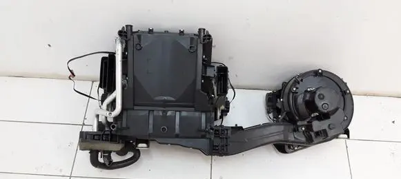 Mercedes-Benz CLK A209 C209 Interior heater climate box assembly 2098300162