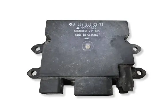 Mitsubishi Colt Glow plug pre-heat relay MN900612