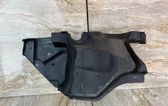 Jaguar XJ X351 Other engine bay part AW93017D23AE
