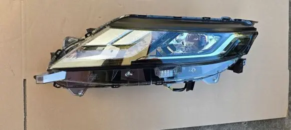 Mitsubishi L200 Headlight part 8301D381
