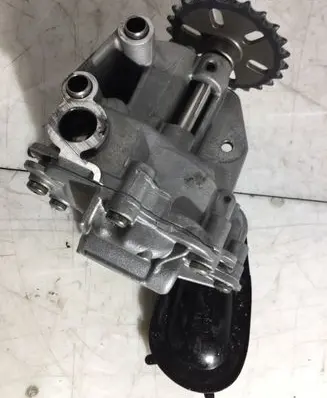 Opel Vivaro Oil pump 150153243R