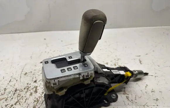 Volvo XC70 Gear shifter/selector 30759120