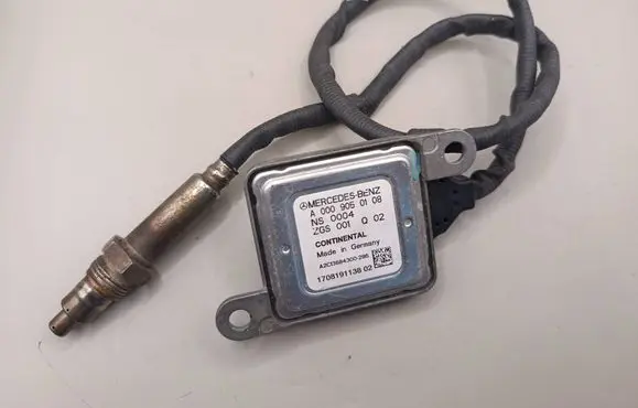 Mercedes-Benz C W205 Lambda probe sensor A0009050108 17081911382