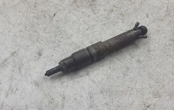 Audi A4 S4 B5 8D Fuel injector 028130201T