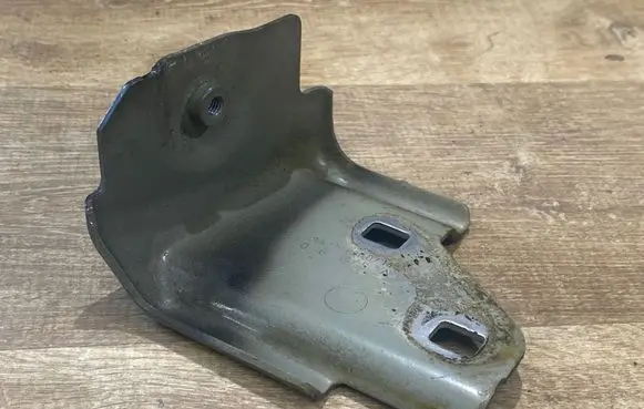 Mercedes-Benz S W222 Fender mounting bracket A2228800714 06195A