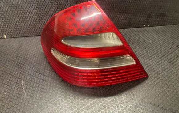 Mercedes-Benz E W211 Rear/tail lights A2118200564