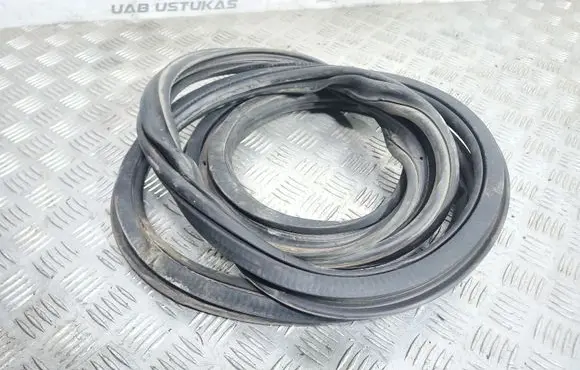 Volvo XC90 Trunk rubber seal (body) 