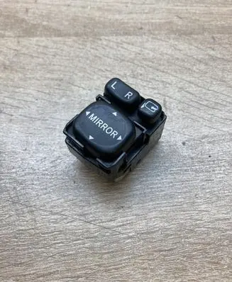 Toyota Avensis T250 Wing mirror switch 183575