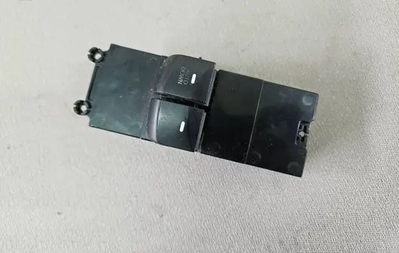 Hyundai i30 Electric window control switch 93570A6100 39Y49H1000 2013214