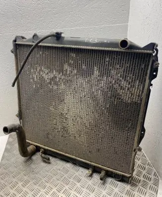 Toyota Land Cruiser (HDJ90) Coolant radiator