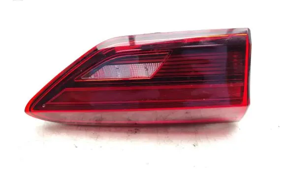 Tailgate rear/tail lights