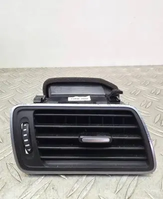 Volkswagen PASSAT B7 Dashboard side air vent grill/cover trim