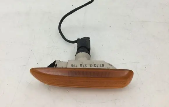 BMW 3 E46 Front fender indicator light 8370719