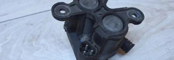 BMW 5 E39 Coolant heater control valve 1147412042