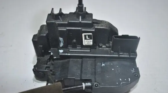Renault Koleos I Rear door lock