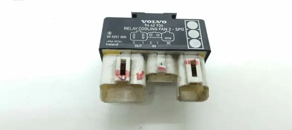 Volvo S70 V70 V70 XC Coolant fan relay 9442934 899251000