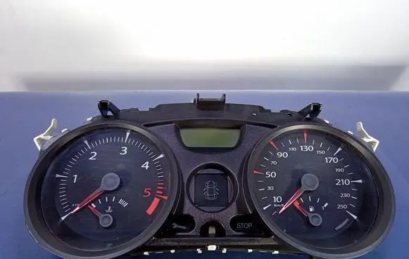Renault Megane II Speedometer (instrument cluster) 8200408785D