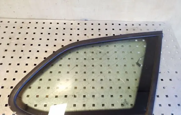 Volkswagen Golf VI Rear side window