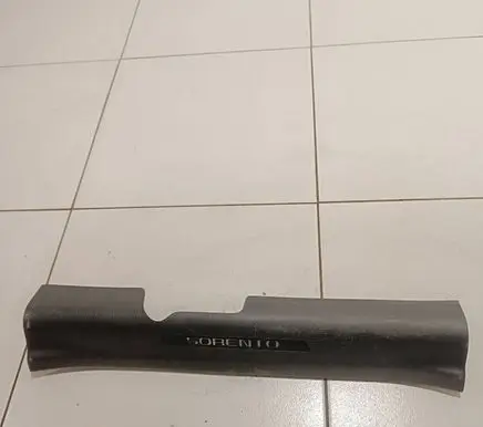 KIA Sorento Front sill trim cover 858722P205