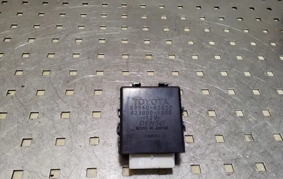 Toyota RAV 4 (XA30) Window control relay 8594042020