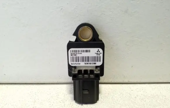 Mitsubishi Outlander Airbag deployment crash/impact sensor 8651A001