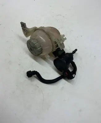 Mercedes-Benz C W205 Coolant expansion tank/reservoir A2055000549
