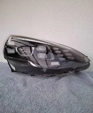 KIA Sportage Headlight/headlamp 92102F1500 92102F15XX R009R500041147