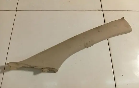 Toyota Avensis T250 (C) pillar trim 6221105020