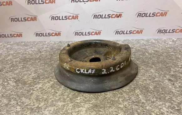 Mercedes-Benz C W203 Coil spring mount A2033211084