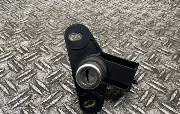 Opel Astra G Tailgate exterior lock 