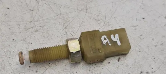 Audi A4 S4 B5 8D Brake pedal sensor switch 443945515