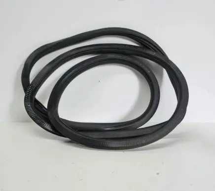 Skoda Octavia Mk2 (1Z) Rubber seal rear door 1Z9867367D