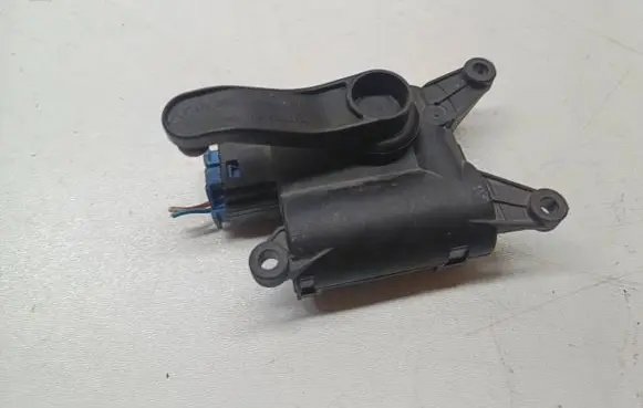 Volkswagen Multivan T5 Air flap motor/actuator 0132801321