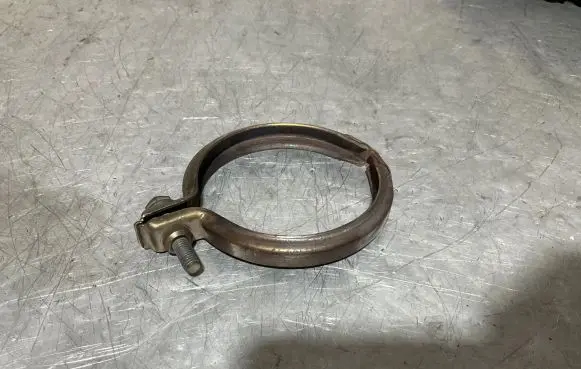 BMW 5 E60 E61 Muffler pipe connector clamp 7553602 11446610