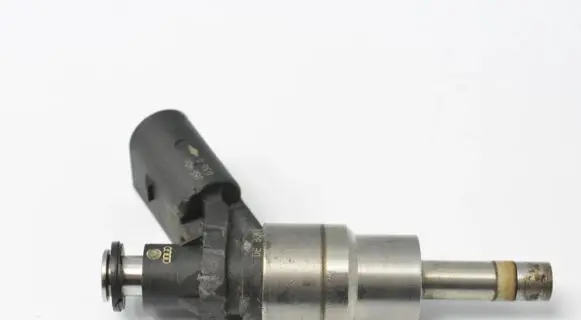Audi A4 S4 B7 8E 8H Fuel injector