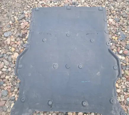 Porsche Taycan 9J1 Center/middle under tray cover 9J1825311 PPGFPET 4009191128